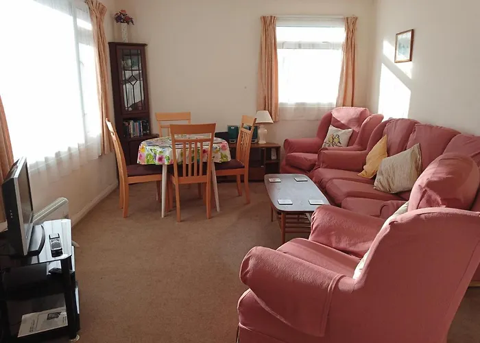 Glen Dhoo Country Cottages - Meadowview Bungalow
