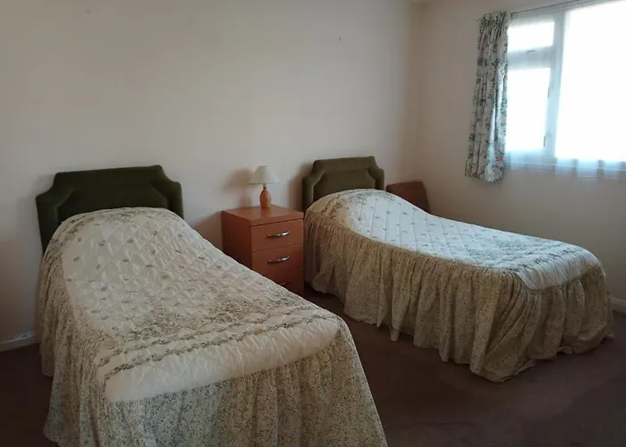Glen Dhoo Country Cottages - Meadowview Bungalow