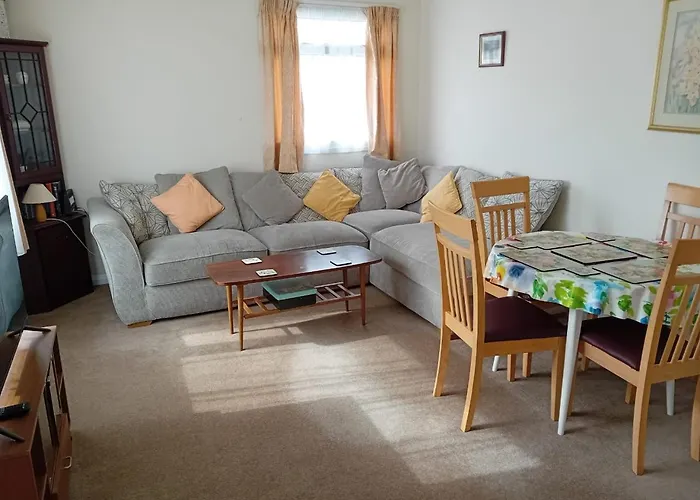 Glen Dhoo Country Cottages - Meadowview Bungalow